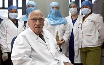 Jacinto Convit persigue el sueño de encontrar la cura contra el cáncer